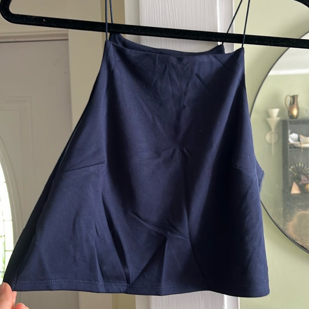 Lulu’s Back Opened Cropped Tank